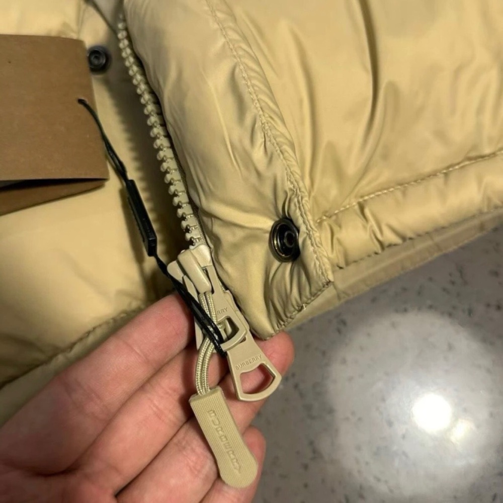 Burberry Beige Puffer Jacket for Men - Picture 8 of 9